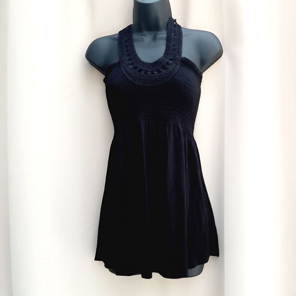 🛍 JUICY COUTURE - stunning/flattering-  Black knit halter top